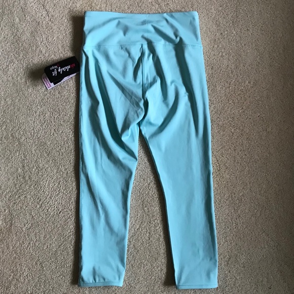 SOLD - NWT Vogo Aqua Workout Capri Leggings - Picture 16 of 16